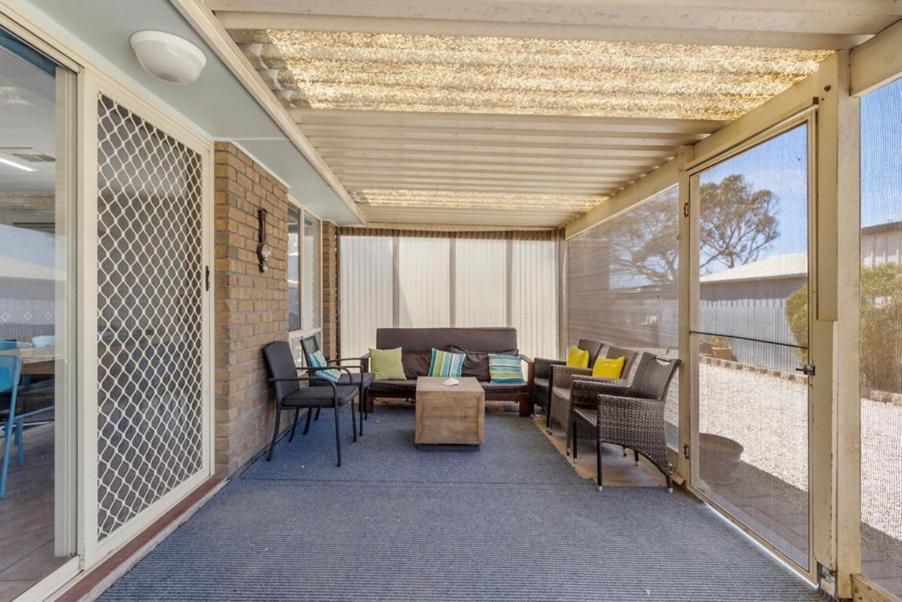 Ardrossan Hotel Motel Exterior photo